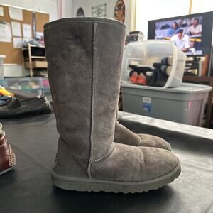 UGG Australia Classic Short Boots Women's 8 Gray Sheepskin Leather Winter 925